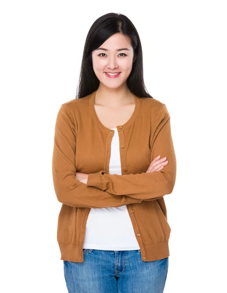 Asiatiska ung kvinna i brun cardigan — Stockfoto