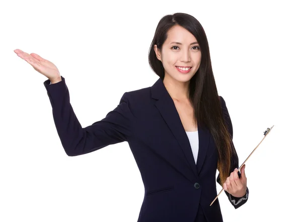 Joven asiática mujer de negocios traje — Foto de Stock