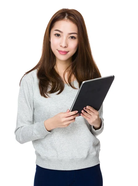 Asiatiske unge kvinner med grå genser – stockfoto