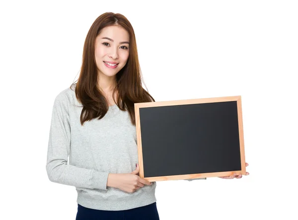 Mujer joven asiática en suéter gris — Foto de Stock