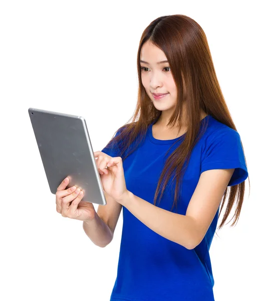 Asiática joven mujer en azul camiseta —  Fotos de Stock