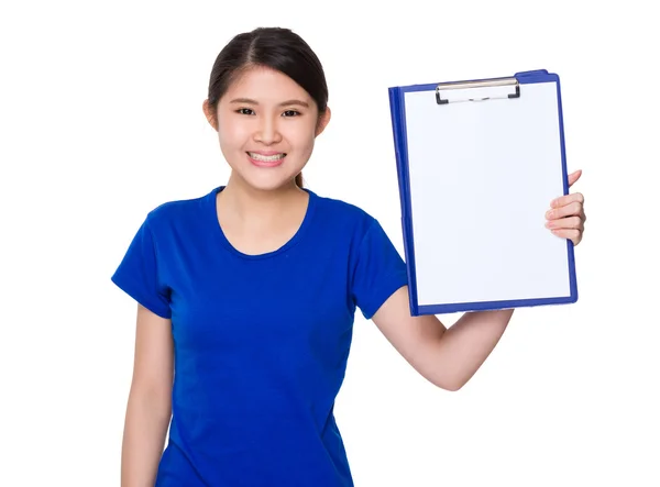 Asiática joven mujer en azul camiseta — Foto de Stock