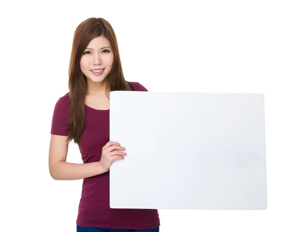 Asiática joven mujer en rojo camiseta — Foto de Stock