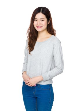 gri süveterli Asyalı genç kadın