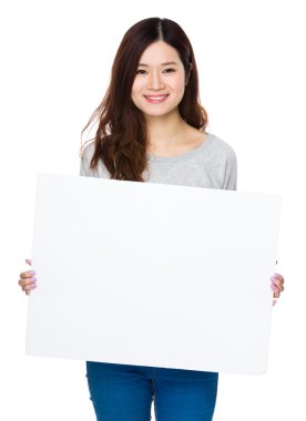 gri süveterli Asyalı genç kadın