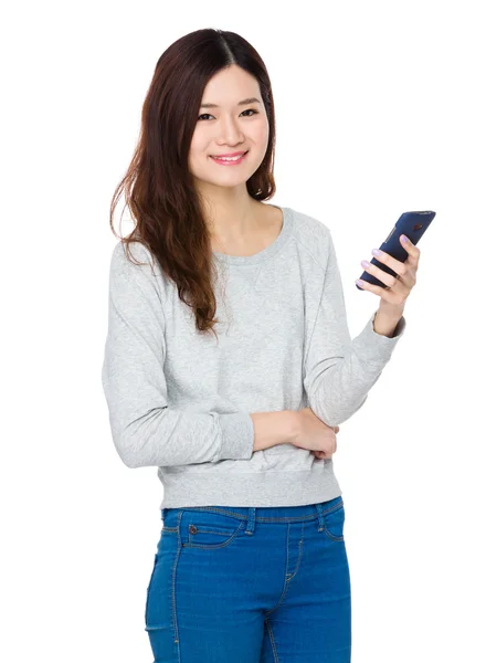 Mujer joven asiática en suéter gris — Foto de Stock