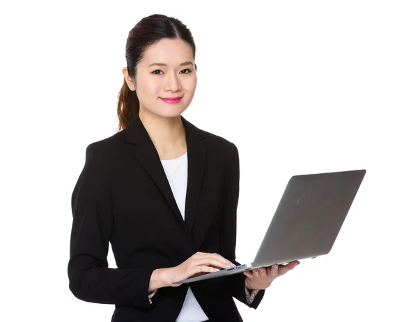 Joven asiática mujer de negocios traje — Foto de Stock