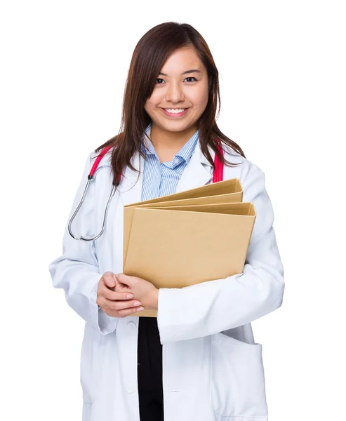 Asiático mujer médico en blanco abrigo —  Fotos de Stock