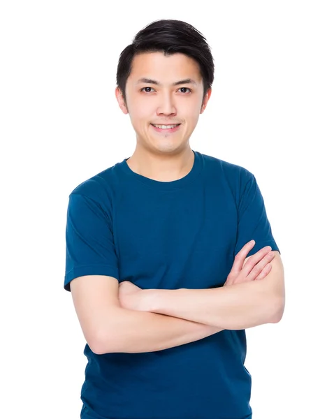 Aziatische jonge man in blauw t-shirt — Stockfoto