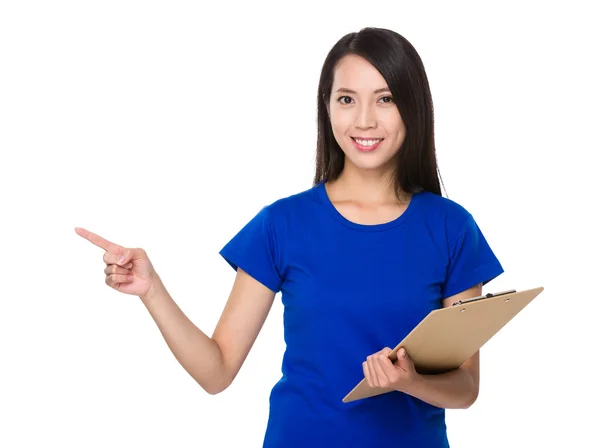 Asiática joven mujer en azul camiseta — Foto de Stock