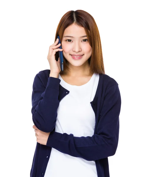 Asiatique jeune femme en bleu cardigan — Photo