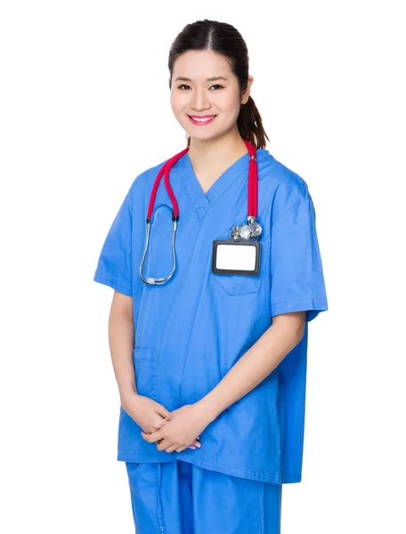 Asiático mulher médico em azul uniforme — Fotografia de Stock