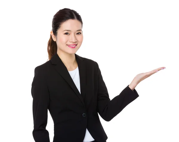 Young asian businesswoman in business suit — Stock Photo, Image