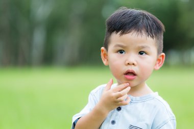 şirin Asyalı küçük çocuk