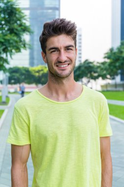 genç yakışıklı beyaz adam