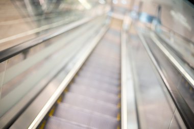 Yürüyen merdiven bokeh ile arka plan bulanıklık
