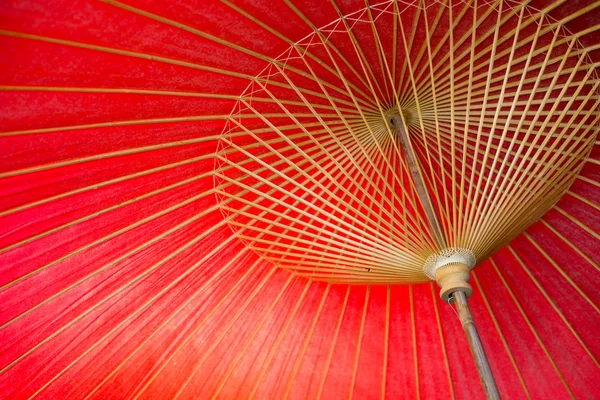 Paraguas rojo japonés tradicional — Foto de Stock