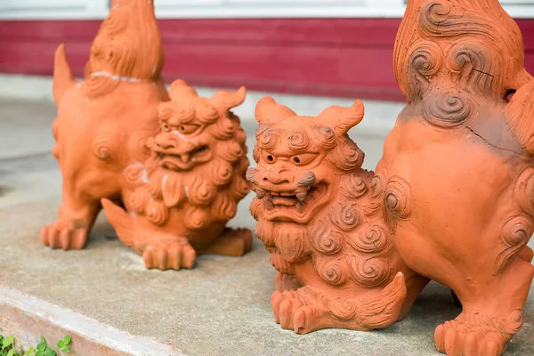 Esculturas de león japonés —  Fotos de Stock