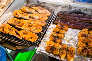 Barbekü ıstakoz ve tarak, Balık pazarı