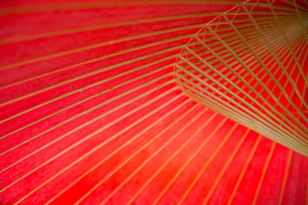 Ombrello giapponese di bambù rosso — Foto Stock
