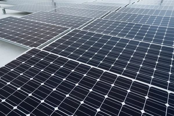 Solar panels on rooftop of building — Stock Photo, Image