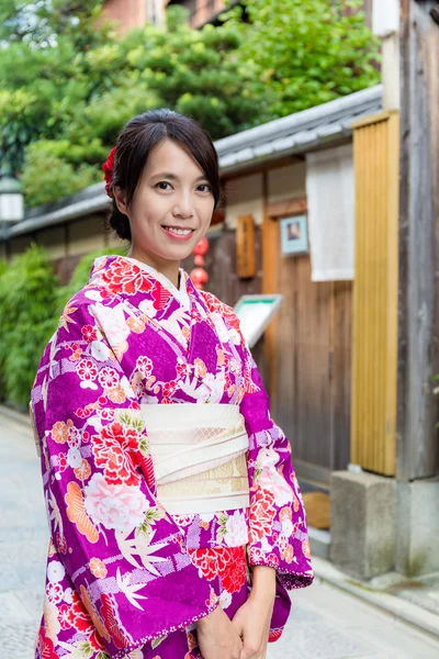 Noszenie azjatycki dama japoński kimono — Zdjęcie stockowe
