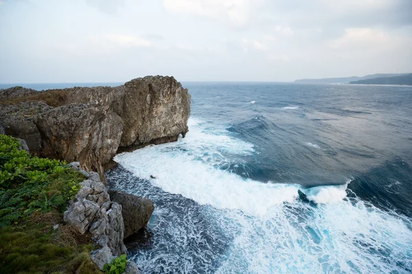 Cliff, a tenger felett — Stock Fotó