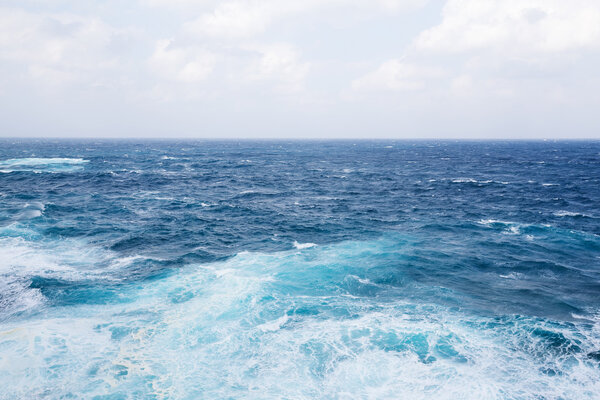 Ocean with foamy waves