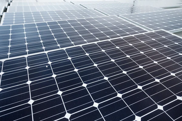 Solar panels on rooftop of building — Stock Photo, Image