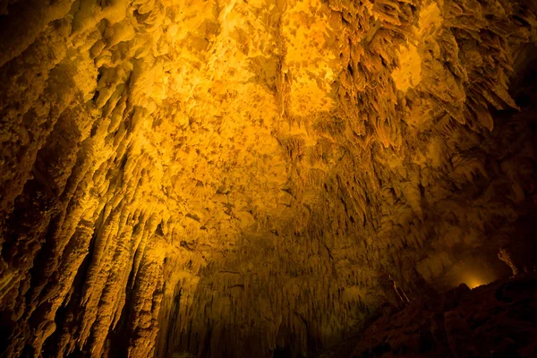 Stalactites inside cave — Stock Photo, Image