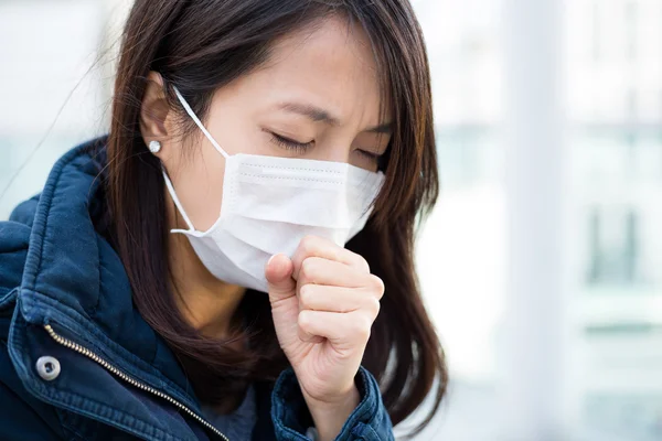 Mujer con mascarilla médica —  Fotos de Stock