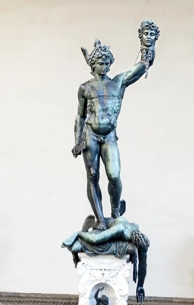 "Perseus" with the severed  head of Meduzy-Gorgony. — Stock Photo, Image