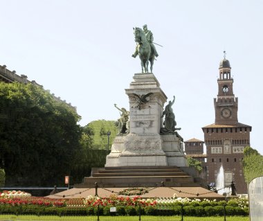 Milan. Giuseppe Garibaldi 'nin Anıtı 