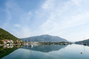  Yunanistan. Korfu Adası koyunda yatlar.