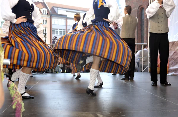 Las danzas nacionales letonas — Foto de Stock