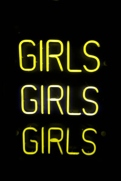 Sinal Néon Lendo Girls Girls Girls Amarelo — Fotografia de Stock