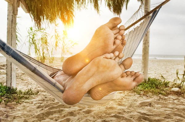 Couple Feet Edge Hammock Beach — Stock Photo, Image