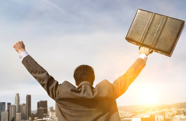 Vista Posteriore Businessman Celebrare Con Bagliore Della Lente — Foto Stock