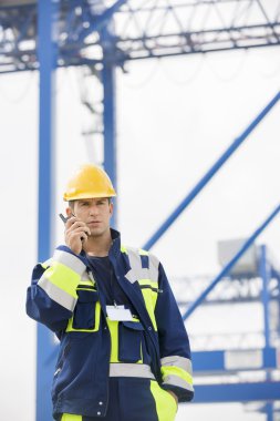 Telsiz telefon kullanarak alt