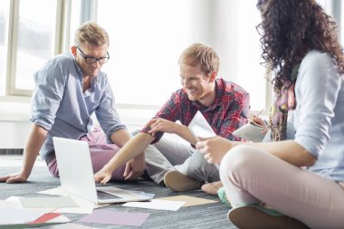 işadamı açıklayan planı