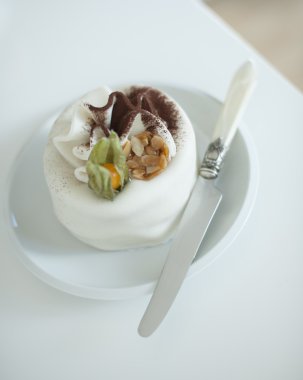 pasta ve tablo bıçak plaka üzerinde