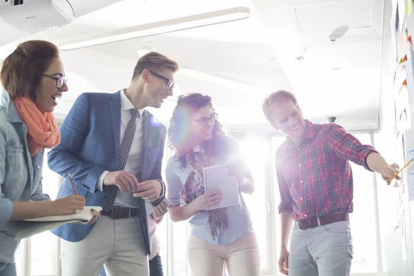 Businessman explaining something — Stock Photo, Image