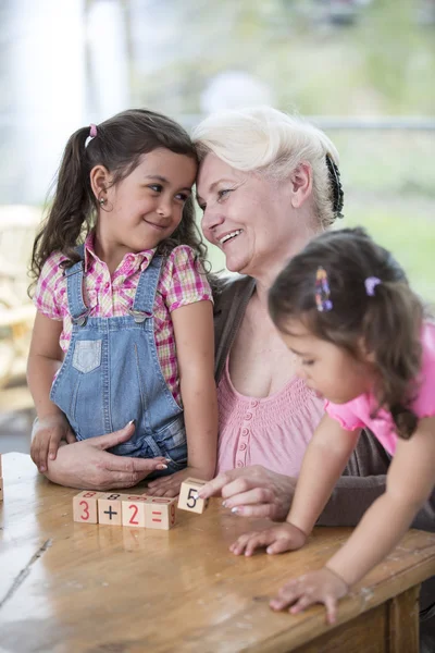 Grootmoeder onderwijs berekening — Stockfoto