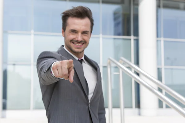 Zakenman wijzend op u — Stockfoto