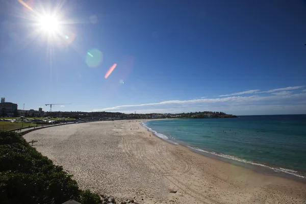 Bondi beach on sunny day — Stock Photo, Image