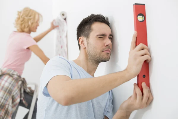 Pareja trabajando juntos — Foto de Stock