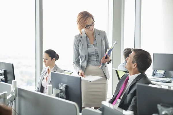 Gente de negocios trabajando — Foto de Stock