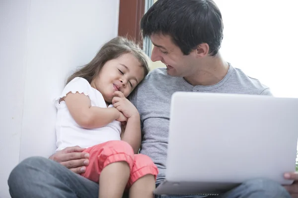 Father looking at cute daughter — Stock Photo, Image