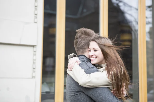 Man hugging woman — Stock Photo, Image