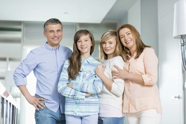 Parents with daughters standing — Stock Photo, Image